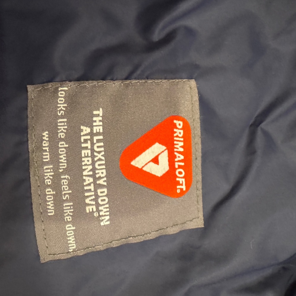 Women’s Gap Alternative Down Light Weight Jacket - image 3